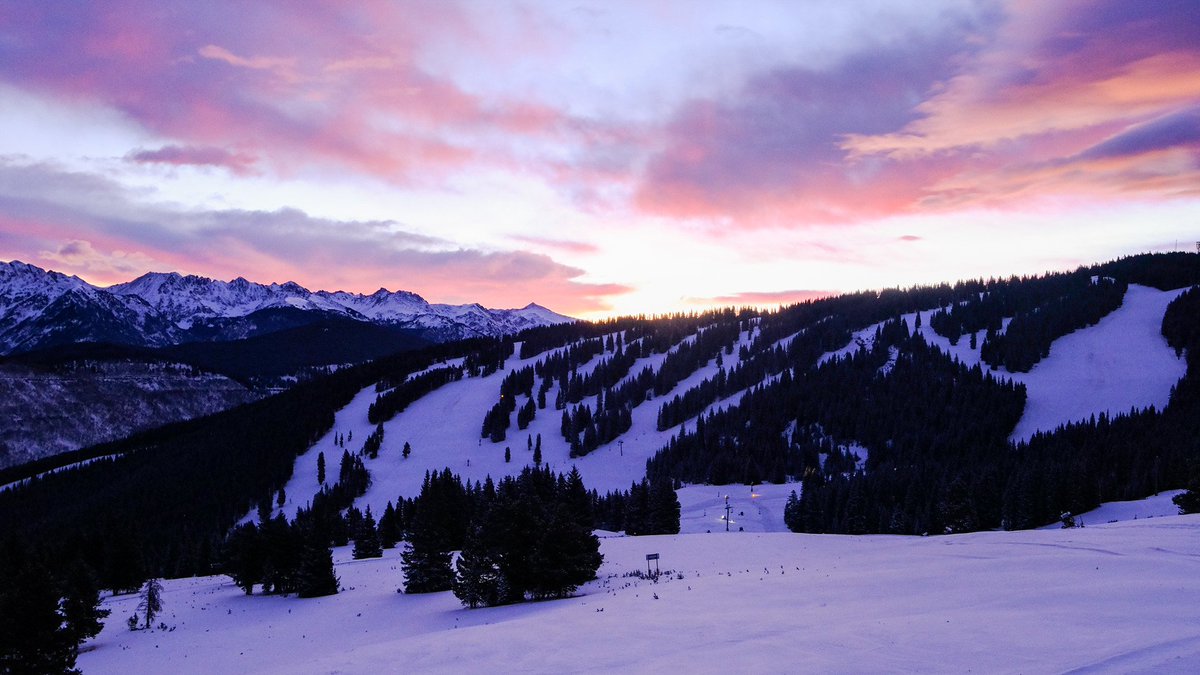 This morning at <a href="/vailmtn/">Vail</a> Check out the live camera its snowing.... vail.com/the-mountain/m…