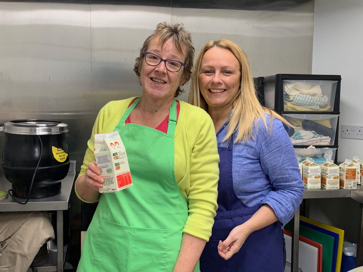 DewsburySoup's tweet image. Big thanks to ⁦@JuniperFoodwise⁩ and Louise from  ⁦@easyread_uk⁩ for preparing tonight’s soup.