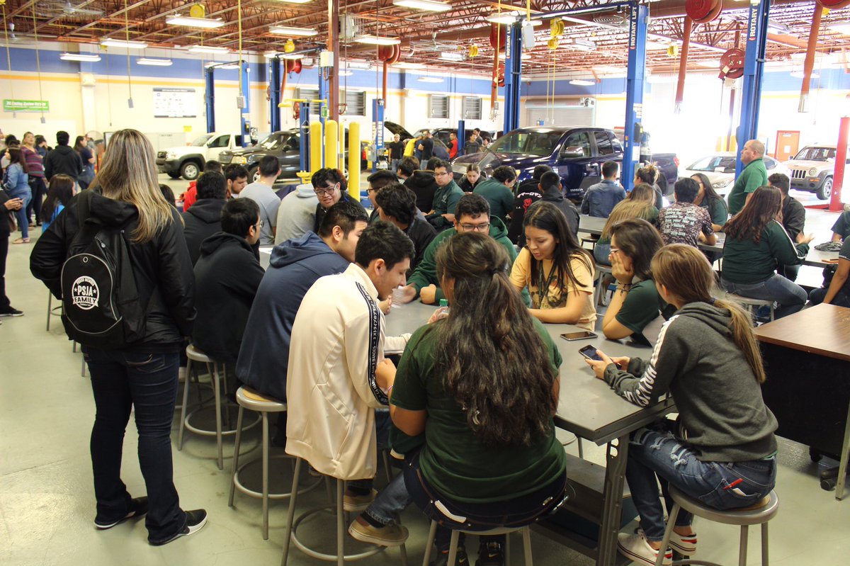 TSTCHarlingen's tweet photo. Today, high school seniors from across the Rio Grande Valley attended TSTC’s first Senior Day.
They toured the campus, got an in-depth look into the programs offered and were treated to a lunch filled with fun, games and TSTC swag. #itsyourmove #TSTCproud #TSTCtechnicallybetter https://t.co/jI4bREHRfS