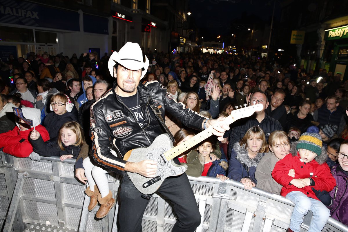 Lee Jackson and The Juke Box Band at recent #Christmas light switch on #Dartford @welovedartford <a href="/TTPOfficialUK/">TakingThePixels</a> #country Now taking bookings <a href="/PhotoAndyBarnes/">Andy Barnes</a>