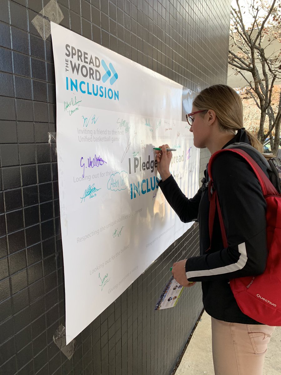 LRUSwimming's tweet photo. Today on campus, there was a chance to sign a pledge to not use the r-word and to spread inclusion to all, including those with disabilities. Check out some of our swimmers signing it and making a difference! https://t.co/4lIVLc2Waf