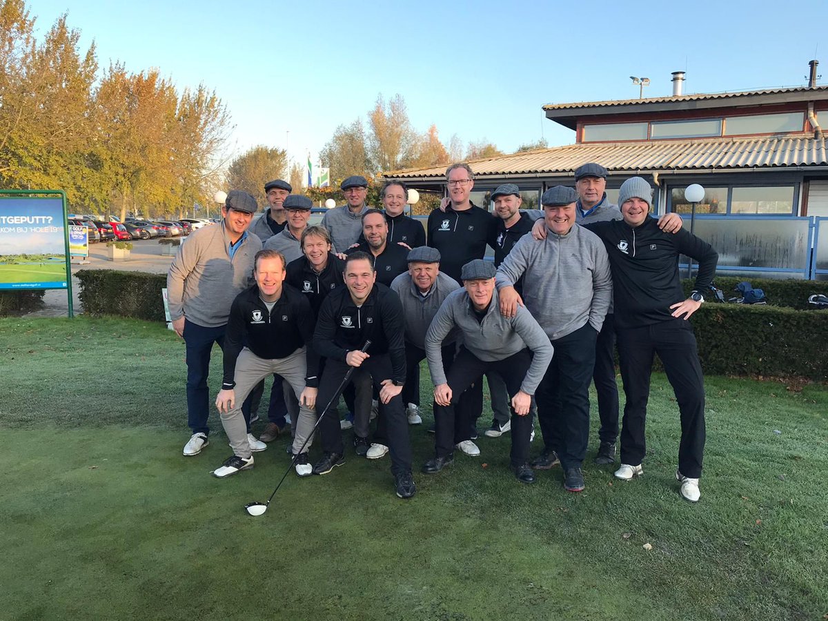 puttverdeurie's tweet photo. Memorabele dag 🏌️‍♂️🍔⛳🍻🍽🍺. Traditie geboren. Hopelijk volgend jaar wat meer tegenstand. 
#sunrise #CupWinners @Delflandgolf @cafedeguyter https://t.co/n9DXP1bIdO