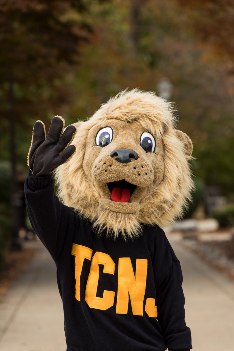 TCNJ's tweet image. Happy #WorldHelloDay from Roscoe (and the rest of us) here at #TCNJ! #TCNJSaysHi