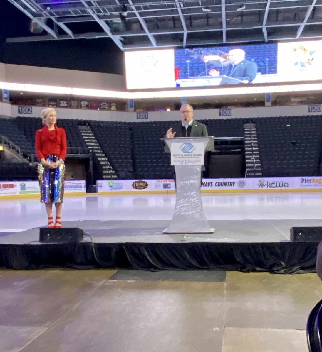 The 11th annual Dinner on Ice with the @kc_mavericks was held on Tuesday, November 19, at Silverstein Eye Centers Arena. The event benefits thousands of children and youth served by the Boys & Girls Clubs of Greater Kansas City. 

#boysandgirlsclubkc #benefit #kcmavericks