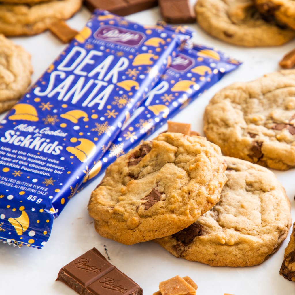 PurdysChocolate's tweet photo. Our Dear Santa Bar is ah-mazing on its own, now try it in a cookie! 🤯 $2 from the sale of each bar supports @sickkids in Ontario to deliver better care to patients and their families 💕

Check out our Dear Santa Chocolate Chunk Cookies recipe: https://t.co/Pgvpld6BQ6 https://t.co/ISbcw5VtE7
