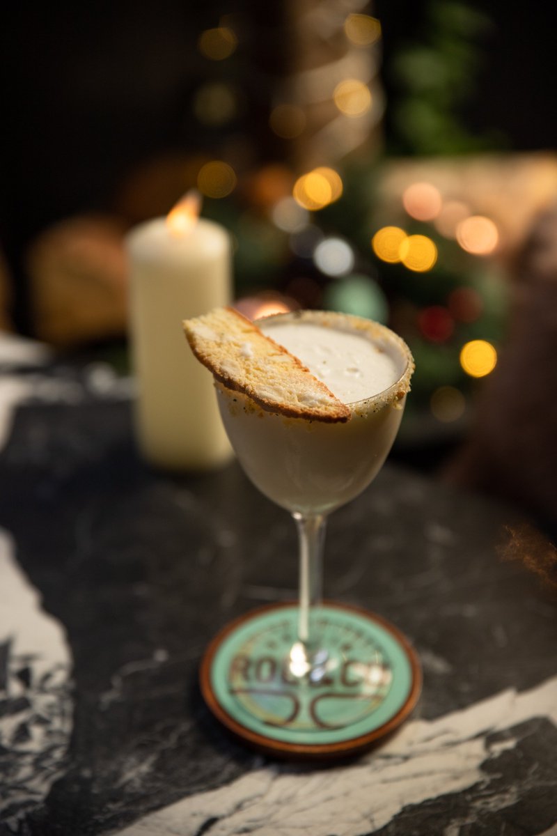 This weekend, indulge in a Ciroc French Vanilla Cookie Martini from our Winter Chalet menu ❤😍 https://t.co/r8EdRBKbTd