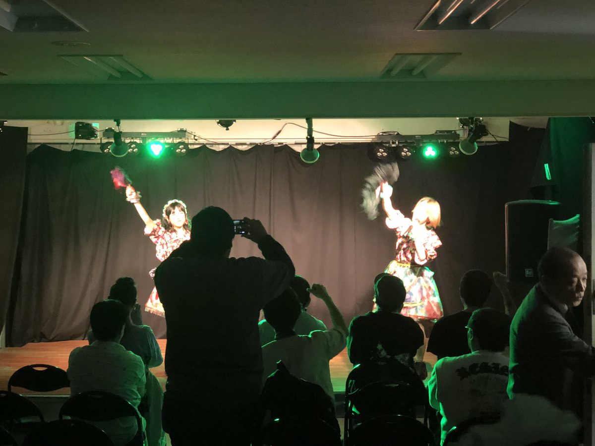 KOBEhc2018's tweet photo. 今夜のハーバーカーニバルは
特番‼️ハイパー音楽祭。
フェスハーバーカーニバル
アイドルステージに協賛して
下さった日本橋Madrigal cafeさん。
そこで収録したライブをオンエア❣️
出演
ハイパー松本、フルーレット、
安西彩矢、森下華奈子、
フェアリーテール、andU 、
民謡女子ハピネス組 https://t.co/Y26wuPWoU5