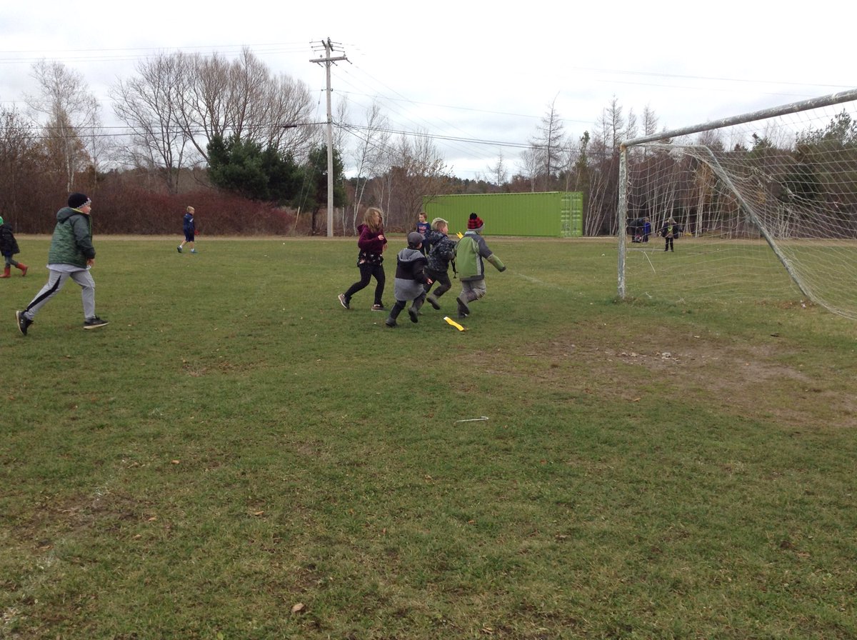 We had an incredible time playing Dragon Tails with our Reading Buddies today. Thanks Cams!!!! @SSRCECDS #physicalactivity #buddies #movementislearning #wedomorethanread