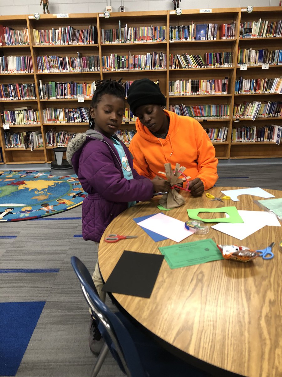 BarbaraWestlund's tweet photo. “Wild Thing Swing!” Family literacy night STEM activity.
#EngageYCSD @kecagle
@kdenny_ @YCSD #InnovateYCSD @yes_falcons @leadegriffin @tkrejcareck #stemYCSD @PamNorthamVA
@ScienceMusofVa
#STEMva https://t.co/ToKYVg0pq0