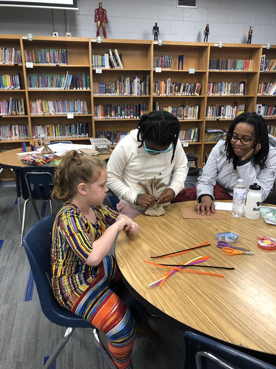 BarbaraWestlund's tweet photo. “Wild Thing Swing!” Family literacy night STEM activity.
#EngageYCSD @kecagle
@kdenny_ @YCSD #InnovateYCSD @yes_falcons @leadegriffin @tkrejcareck #stemYCSD @PamNorthamVA
@ScienceMusofVa
#STEMva https://t.co/ToKYVg0pq0