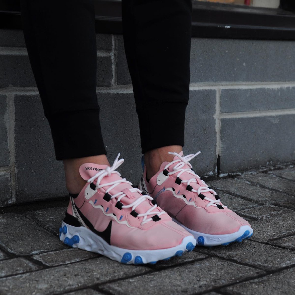 nike react element 55 coral stardust