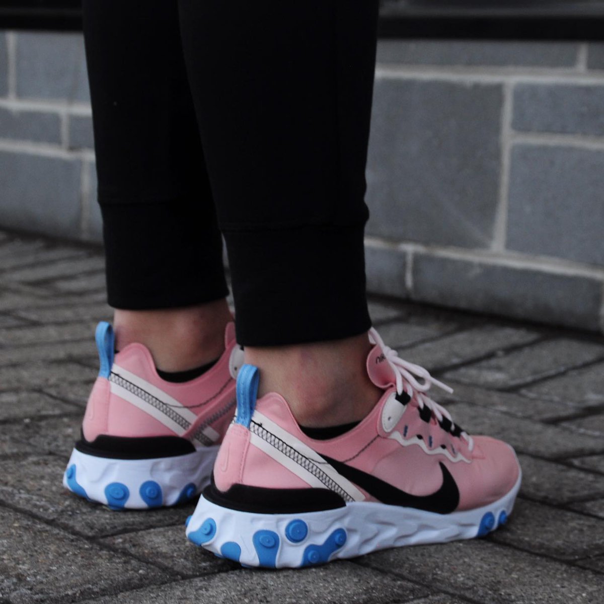 nike react element 55 coral stardust