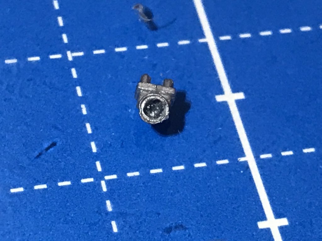 Sat Sun V Twitter てことでサーチライト 部分に組み込み ちょっと不恰好ですが 肉眼で見る分にはほぼ分からず 光らせたらなお分かりません またサーチライトは使わないことも多いので 今回これも初めてマイクロスイッチを組み込んで消灯可能にしました 左右片側