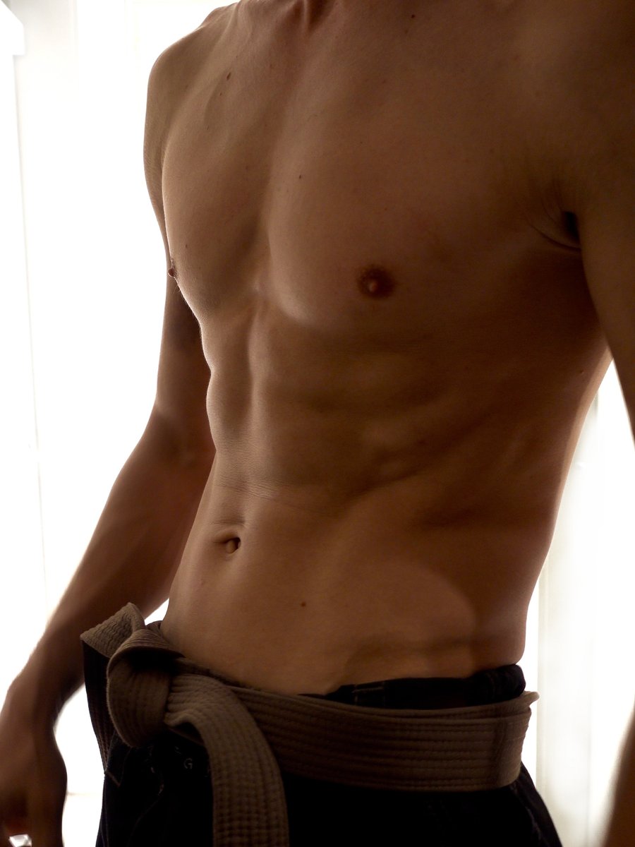fighteraiden's tweet photo. Think you can take me on? Have one free shot at my sixpack. But better make it count, because afterwards I'll fuck you up.
#sixpack #shirtlessguy #hardabs #absboy https://t.co/WySWOB3zKE