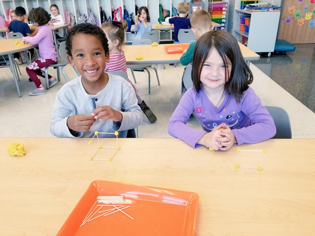 kinderwithbigs's tweet photo. We're working on making 2d and 3d shapes in math. Hands on learning is the best!! #learningbydoing #kindergarten #handsonlearning #kindergartenmath https://t.co/N9qLEg81k5