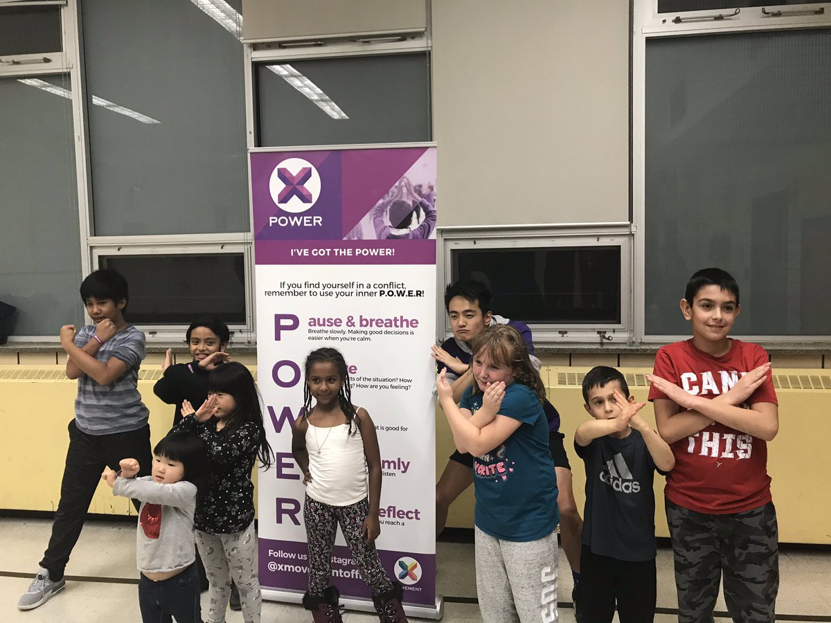 FairbankMemo's tweet image. Thank you Socks and Sunshine from #XMovement for energizing @FairbankMemo tonight! Conflict versus Bullying! #pauseandbreathe #BullyingAwarenessWeek @Steph4schools @tdsb