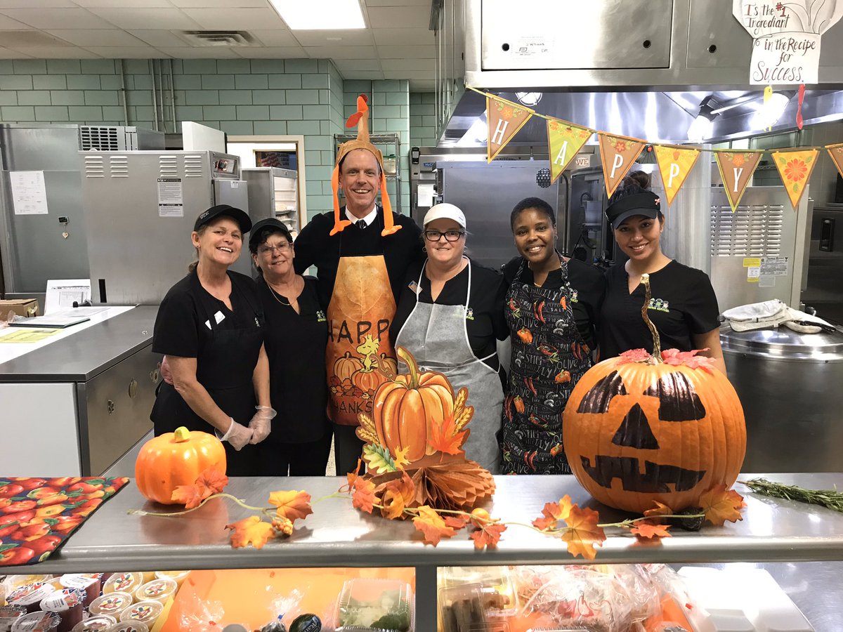 CafeCSD's tweet photo. WE are thankful for our wonderful Nutrition Service Staff and Visitors for putting together such an amazing thanksgiving feast 🦃🍁#WEarethankfulCSD #powerofwecsd #schoollunch  #thanksgivingfeast2019 @cafecsd https://t.co/qxLKV9cHVE