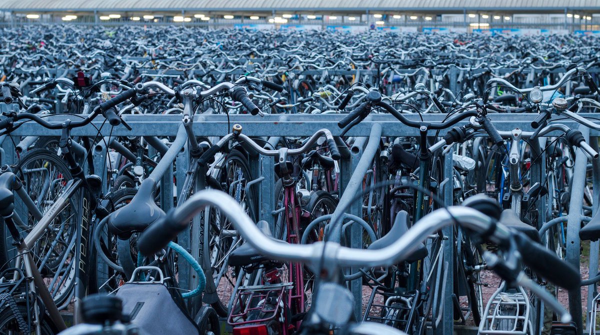 PositiveNewsUK's tweet photo. This year, @WOMADfestival, @BoomtownFair, @ShambalaFest and @WildernessHQ teamed up with @redfoxcycling to encourage partygoers to travel to the festival by bike https://t.co/rkKRpRgpv0 https://t.co/sinMC774vg