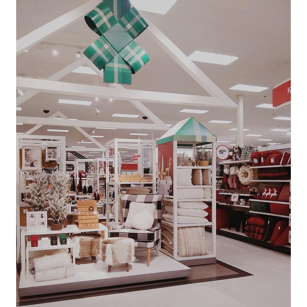 Home for the holidays. 🎄 Feeling festive at #T0985! ❄️ #target