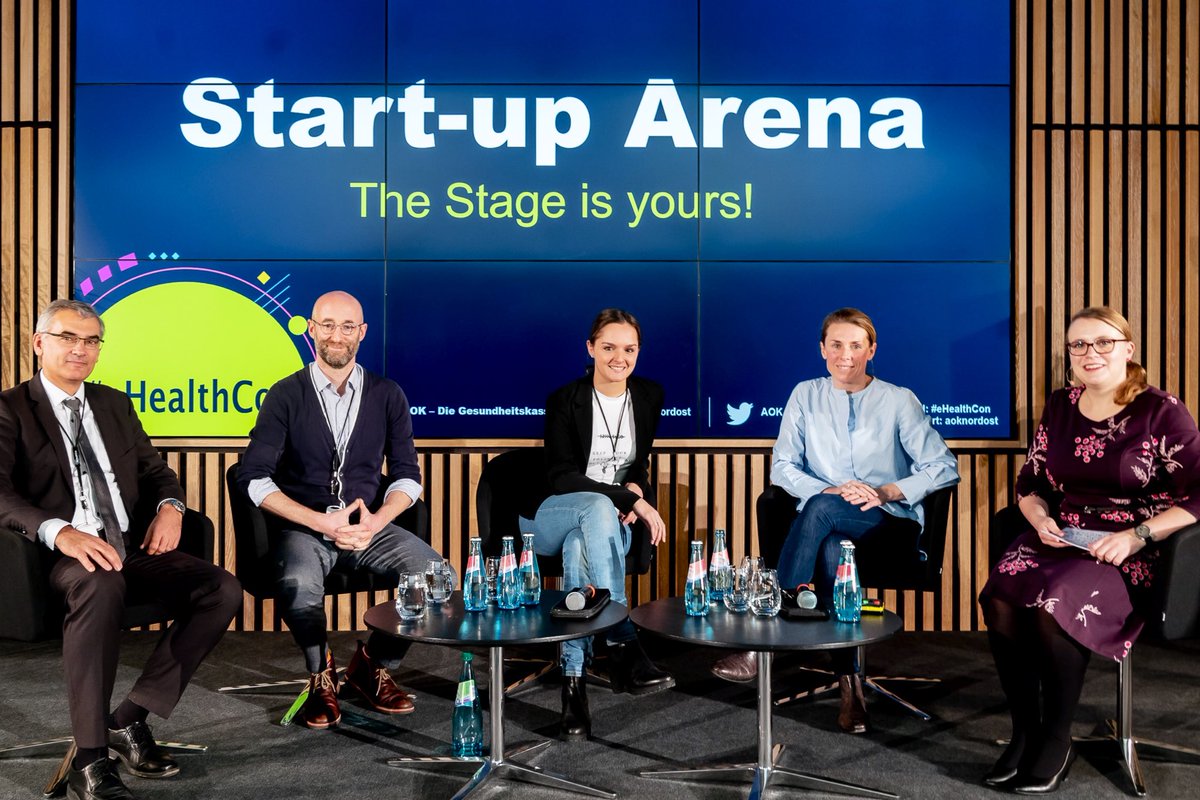 DsGesundheit's tweet photo. „The Stage is yours!“, super war‘s auf der #eHealthCon, schöne Fotos vom #eHealth-Podium gibt’s dank Christian Lietzmann auch 😊 #startups @AOK_Nordost https://t.co/NUJpbl9nv7