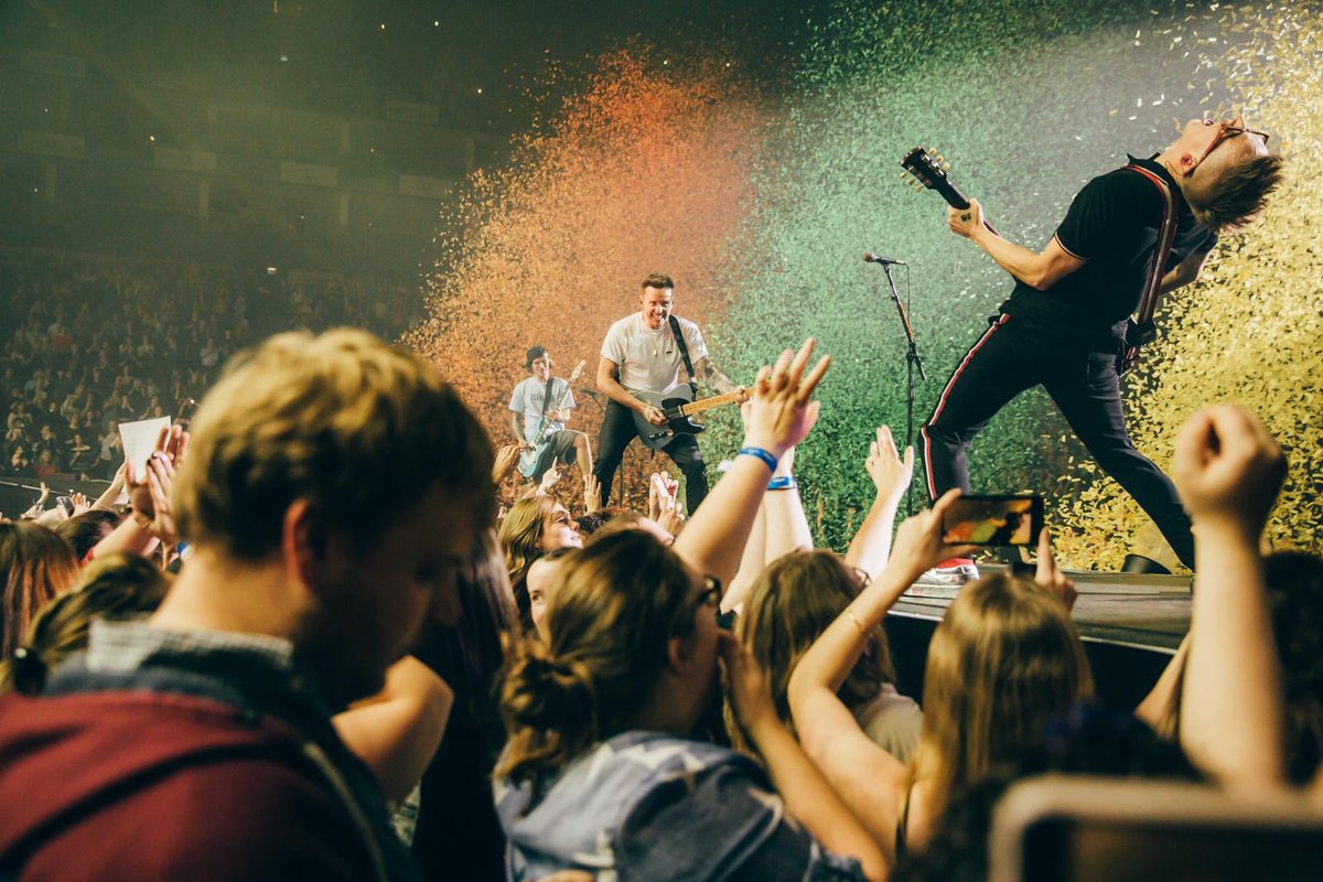mcflymusic's tweet photo. Last night was absolutely incredible but we aren't done YET! We've got 23 shows next year across Brazil and the UK and we want to SEE YOU THERE! Head to this link to find out where we are playing near you in 2020 🤟 > https://t.co/bBV0MP0Qeh 

📸 by @Del_Photos https://t.co/LS4SpwHIfY