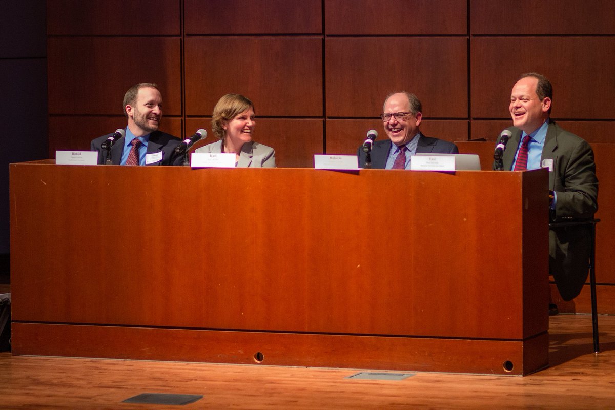 ChicagoKentLaw's tweet photo. Last week, @cklawreview hosted an Alt-Labor Movement Symposium and brought together academics and legal practitioners to discuss non-traditional labor organizing, including workplace protections, advocacy, and alternative bargaining issues. 📸 https://t.co/YxEhoJE4EV https://t.co/Z4UJo4FZMI