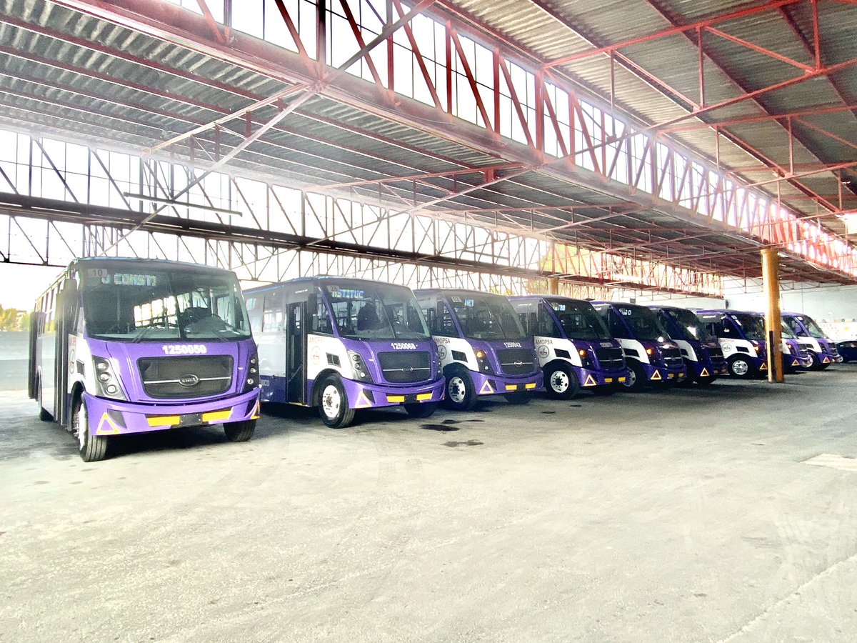 revvialibre's tweet photo. AMOPSA RECIBE 10 autobuses DINA Runner 10. #VíaLibre @Anpact @MiguelAV_DINA @miguelelizaldel @GVMX1 @ClaudiaG_DINA @MercaderDINA  @MartinM_DINA #AMOPSA https://t.co/Y20PWQP9fv