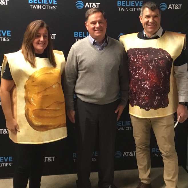 att_us's tweet photo. Team AT&amp;T MinneapolUS proudly made 4,160 sandwiches to donate to the Love One Another Campaign on 11/19!! Team work makes the dream work! That is incredible!! @trish_renz @TheAnneChow #RenzLeaderz #BCSSpbjday #Attbelievesinbusiness #feedtheneed #lifeatatt #WeBelieveinBCSS https://t.co/XuPhBESp3N