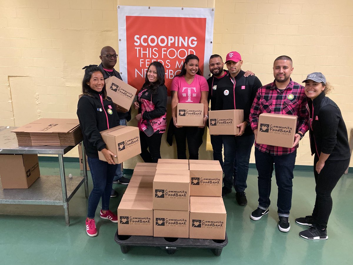 Rryse714's tweet photo. Awesome day spent volunteering with these amazing people!! https://t.co/252EVM74RY