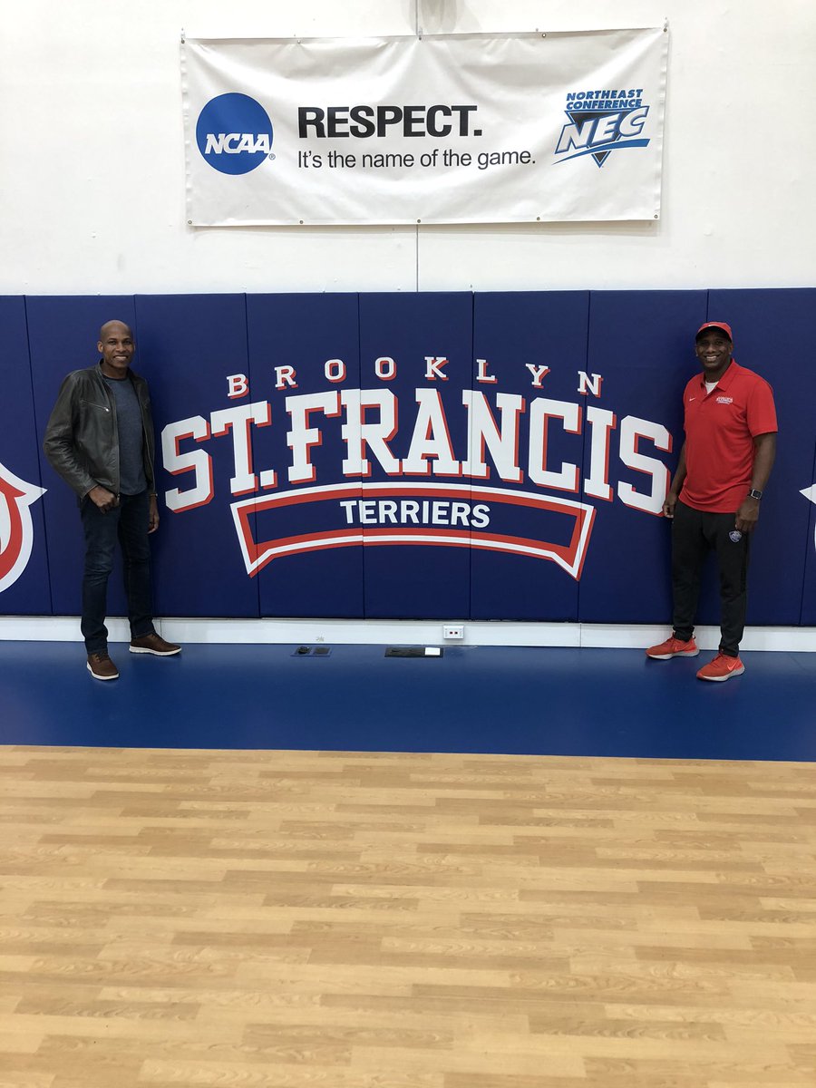 SFBK_Track's tweet photo. @sfbkad @SFBK_AAD_Dodson @SFCALUMNI Great afternoon spent with Sfc TF Alumni teammate & SFC HOF athlete & NEC soccer champion Gary Gooden #55mH #NECrecord #Bklyn https://t.co/EmHL9c2JKY