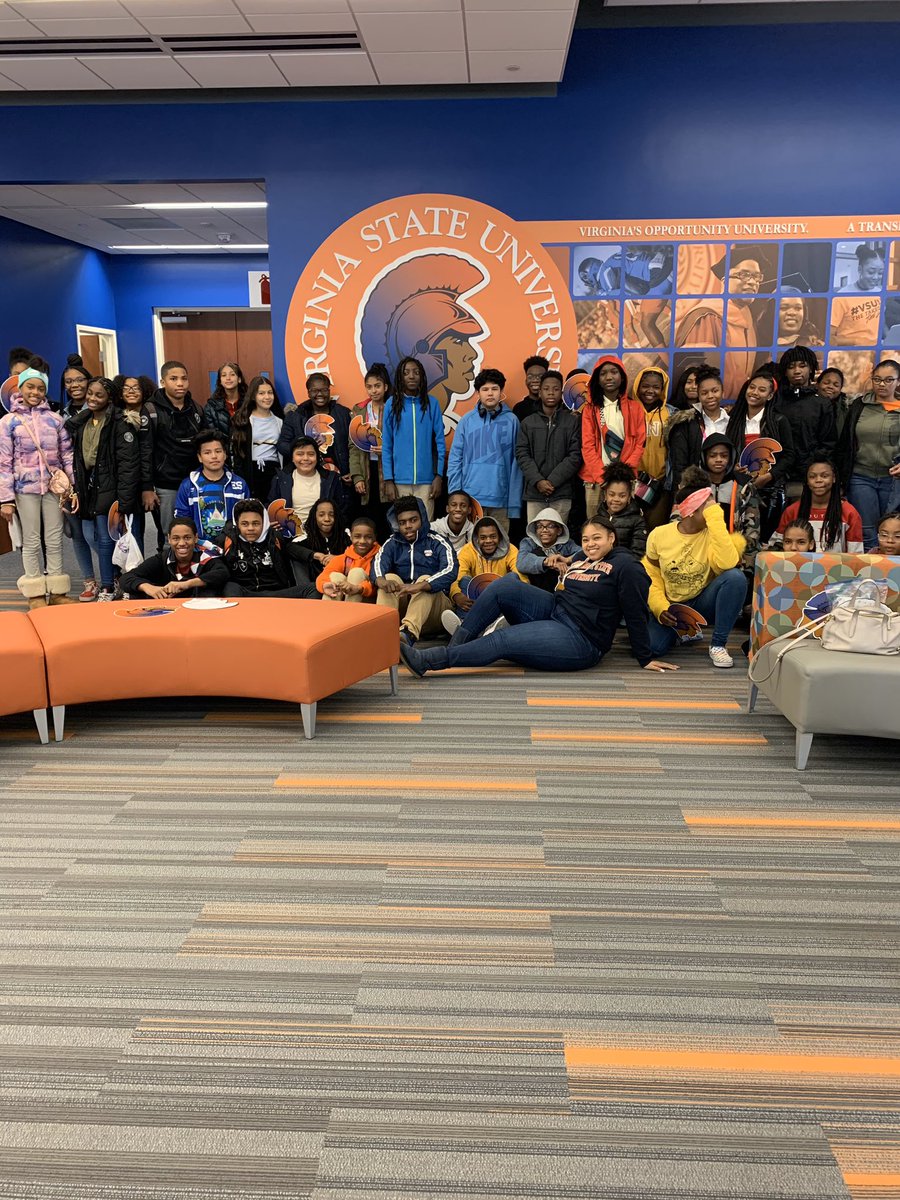 BrianaPeebles's tweet image. Today we took a group of 7th and 8th graders on a college tour.  #virginiastate #DFMS #VSU #proudtrojan
