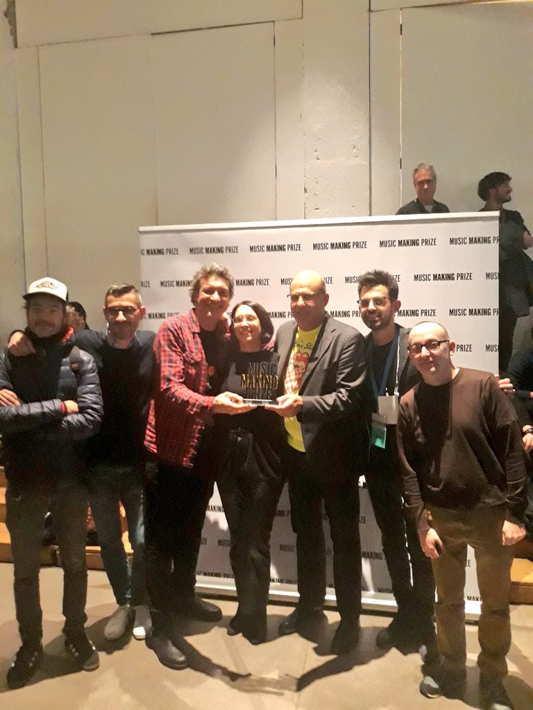 FIMI_IT's tweet photo. #MusicMakingPrize • Il premio al miglior progetto di catalogo va al team @umitalia per #Verdena20ThAnniversary dei #Verdena. 

#mmw19 https://t.co/idD1bopXJ5