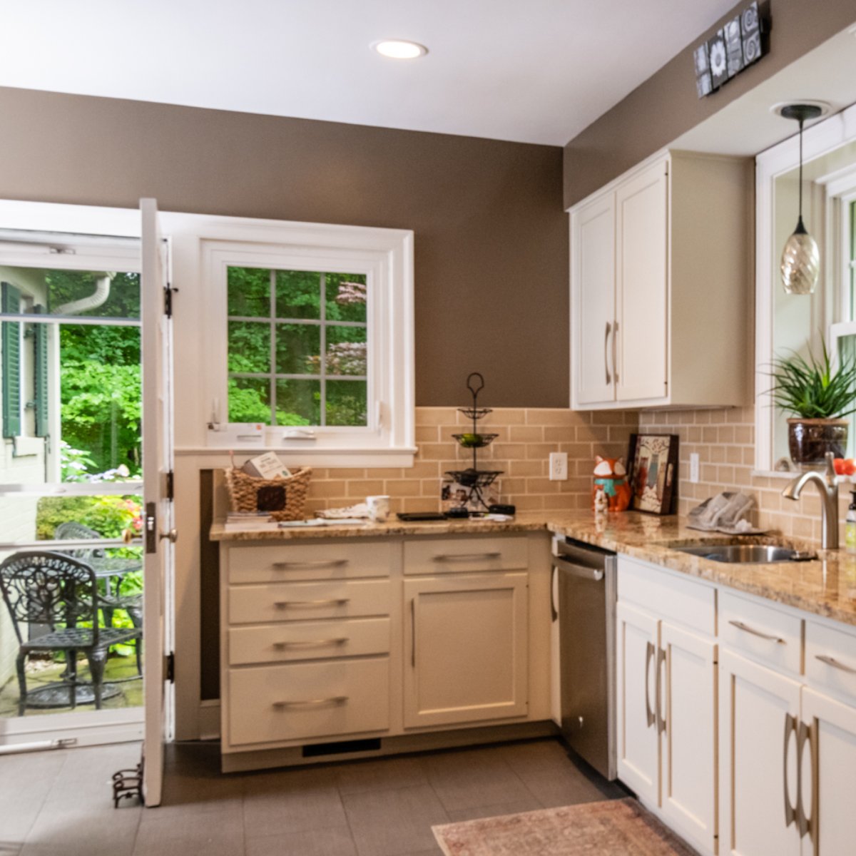 HomeAvon's tweet photo. Your kitchen should be a place you can't wait to make memories in -- we'll make sure it has all the amenities you need. https://t.co/pAaqTEvFWe