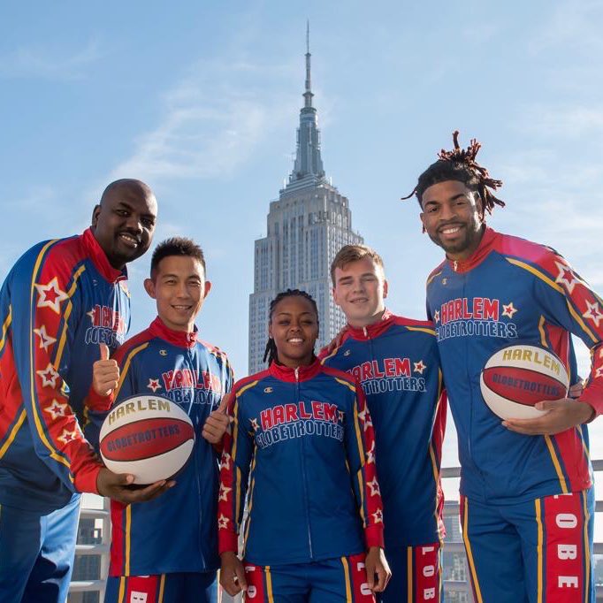 The Harlem Globetrotters dazzle fans in Bowling Green