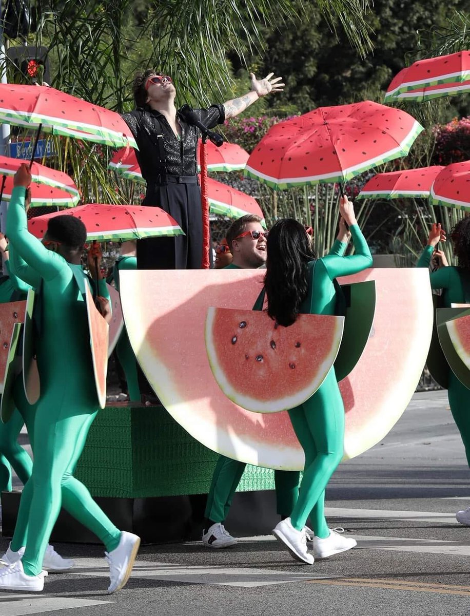 #WatermelonSugar #HarryStyles https://open.spotify.com/album/659e2eKbsMH0vYCs5qgFmy?si=xNS-euoUSzeoNZwumRvpfQ …