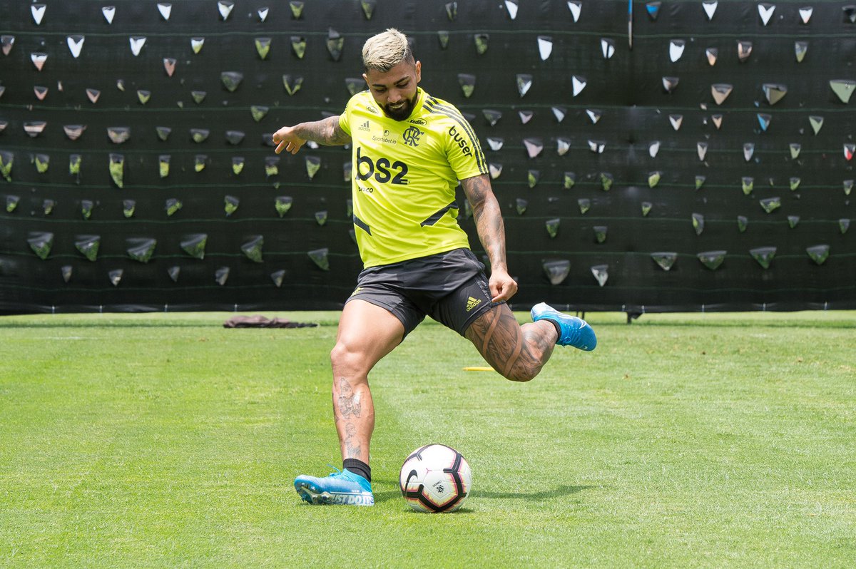 gabigol's tweet photo. Calibrando... 🎯 https://t.co/AKrVoy7tXd