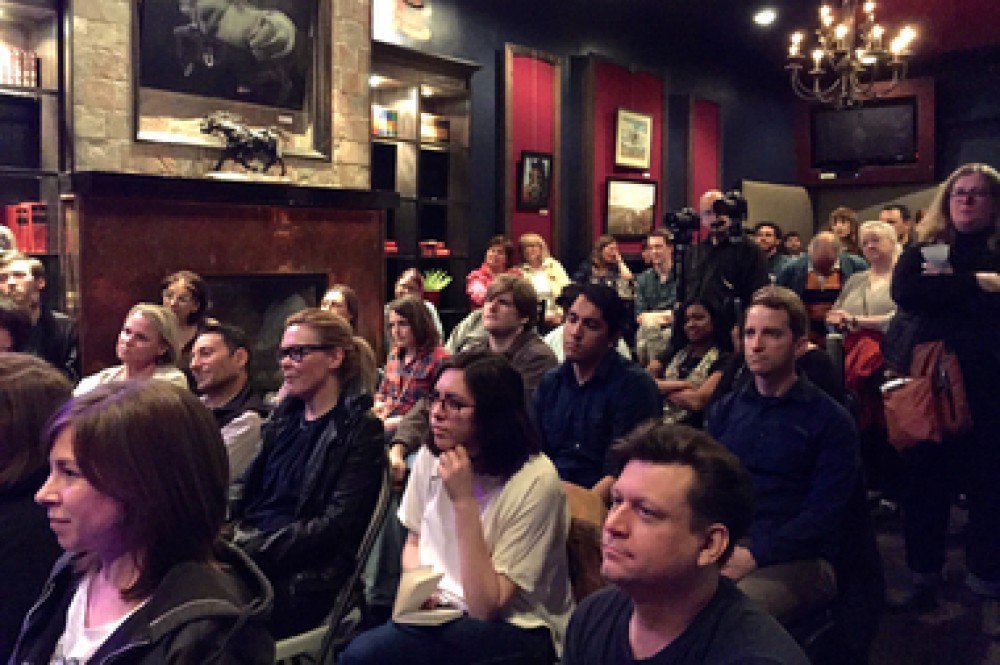 mastersonmagic's tweet photo. Experience close-up magic next Nov.25th at O'Rourke's Office. 7:00 &amp; 8:00 p.m. Pictured is the audience of the long running "Frunchroom" which originated at O'Rourke's.  A cozy venue perfect for close-up magic. #magicmonday  @davegruba #chicagomagic → https://t.co/qcnocEYfyM https://t.co/7XN6KhrK99
