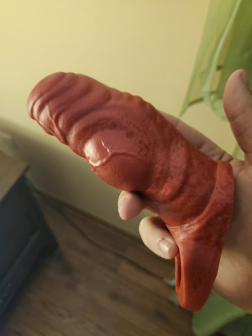 Got a new toy, and I can't wait to ruin my kitten when she gets home for winter break. When the time