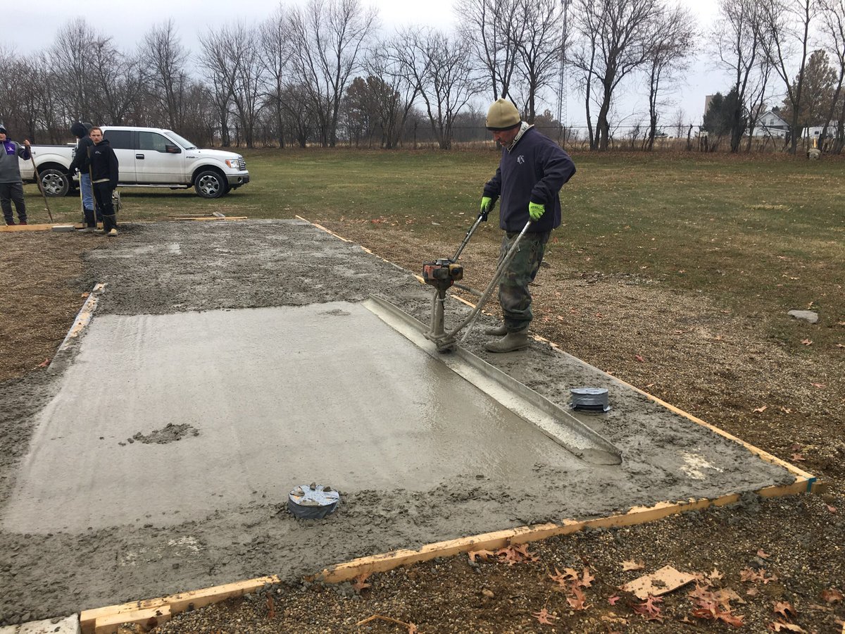 grf_ffa's tweet image. Just an update on the greenhouse! It’s looking great so far! Keep up the great work!#WeAreGRF