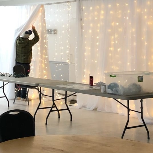 GolfSleepy's tweet photo. It's beginning to look a lot like Christmas! Our team is busy with tree trimming, lights and all the glitter that comes with it. If you are looking to book a Christmas function or if you would like to join us for our Christmas buffet dinner with Santa please contact Lindsey https://t.co/StjBlEnHqT