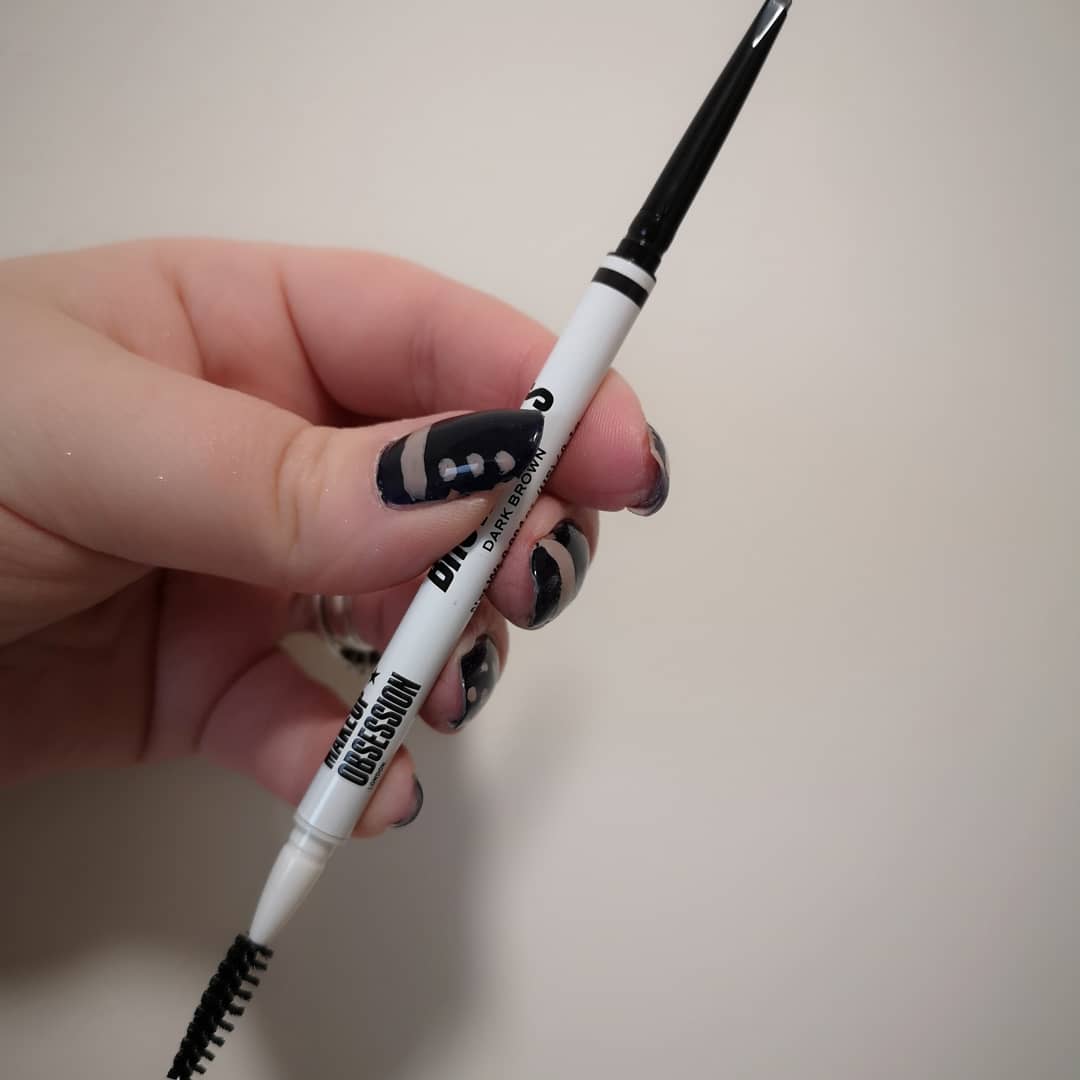makeup_mummy17's tweet photo. New review on my Instagram mummy_makeup

The brow goals brow pencil

£4
Available @BootsUK or @ShopRevolution_

#productshot #revolutionprlist #makeupobsession #makeupobsessionprlist https://t.co/yeymLdbqAJ
