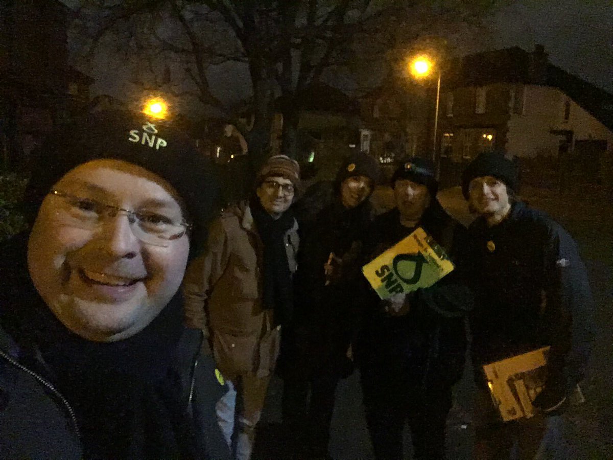 Kenny4PartickKd's tweet photo. Great to have @GradySNP & the #GlasgowNorth #ActiveSNP team chapping doors in Kelvindale tonight #PEKD Chilly night but very warm response on the doorsteps. Tremendous support for @theSNP & Independence #ScotlandCan #indyref2020
#GeneralElection2019 https://t.co/lgWWgXCNS1