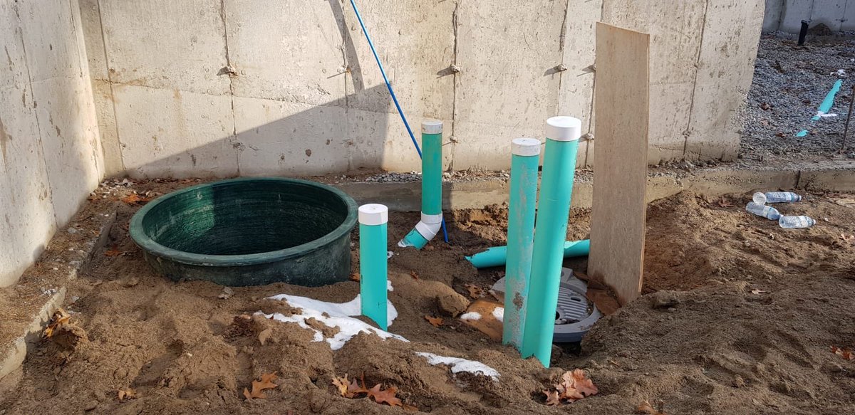 MalikDevs's tweet photo. #WorkInProgress construction updates from 2351 Mississauga Road. Concrete work and underground plumbing has now completed. Basement concrete steps have also been laid down. #MalikDevelopments https://t.co/w7MHZoY7JP