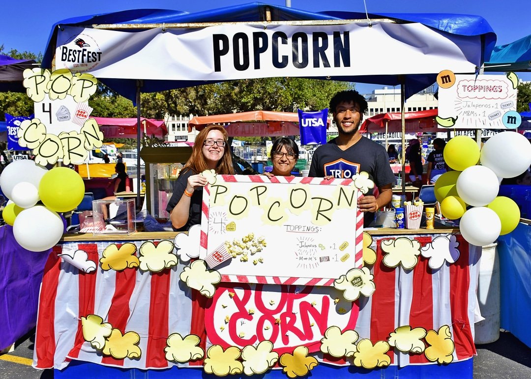 UTSA_RP's tweet image. #TBT to BestFest!!
We are here to proudly announce the winners of our booth contests!!
Most Spirited-Trio Ambassadors @utsa_sss
People's Choise-Pre-Physical Therapy Society @UTSAPrePT
Highest Profit-Alpha Epsilon Delta @UTSAaed
And Greenist Booth-Bon-A-Tirer @BATPrintClub