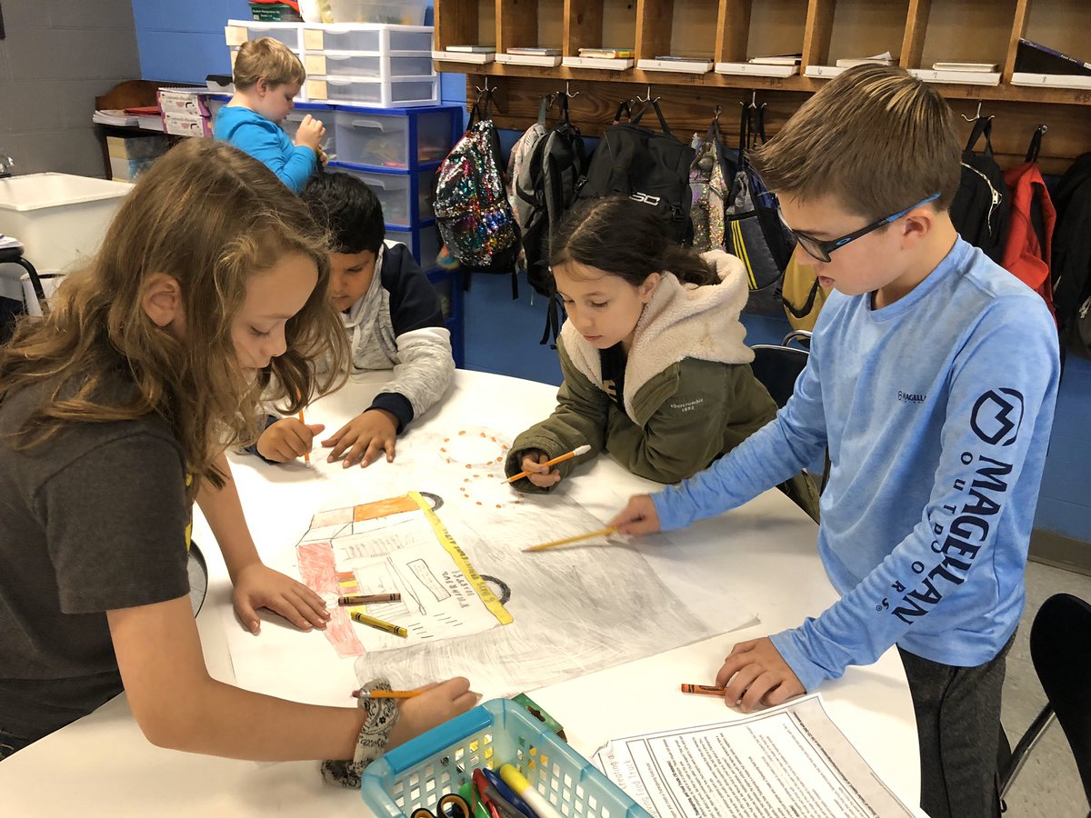_angiekyle's tweet photo. If anyone needs food truck designers head over to the 5th Grade STEM classes at Brown Intermediate School! #BISrocks #wildcatpride #leadingandlearning #welovetoeat https://t.co/MuhH4WC4pF