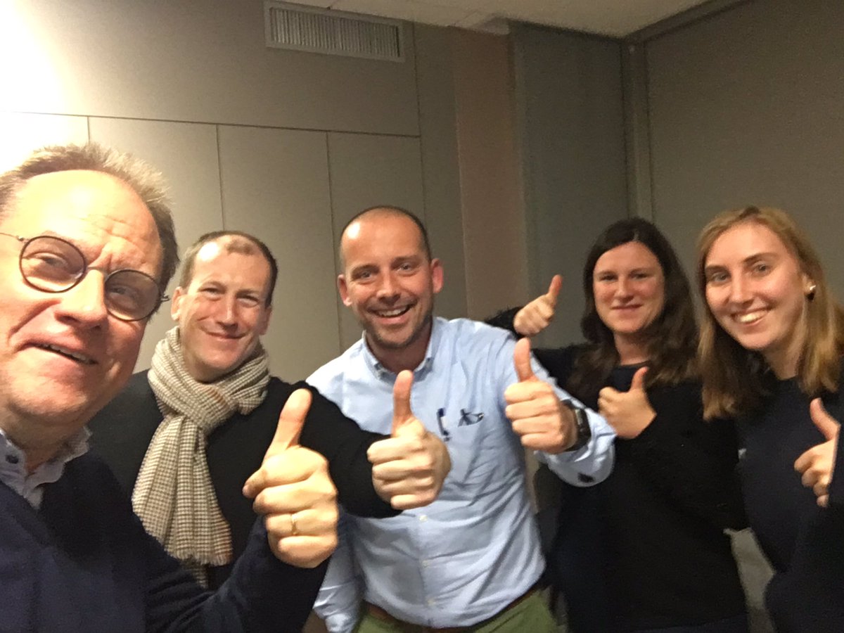 slk8500's tweet photo. Social media inspiratiesessie bij @azWest4 Warm onthaal en leuke ontmoeting met oude bekende @klaasvandevyver #Veurne #azwest #moderntimes #westhoek https://t.co/xqyhbmcZmJ