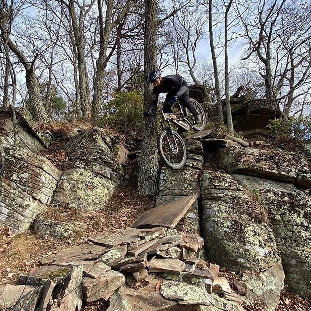 Wheels down on the Dark Star. Great day in the Papa Jorgé with @lizzyclaw @skiddzzzz @thejunkmilechronicles @takeaimcycling and @tyb_shreds 📷 @takeaimcycling ift.tt/2D7A3Zf