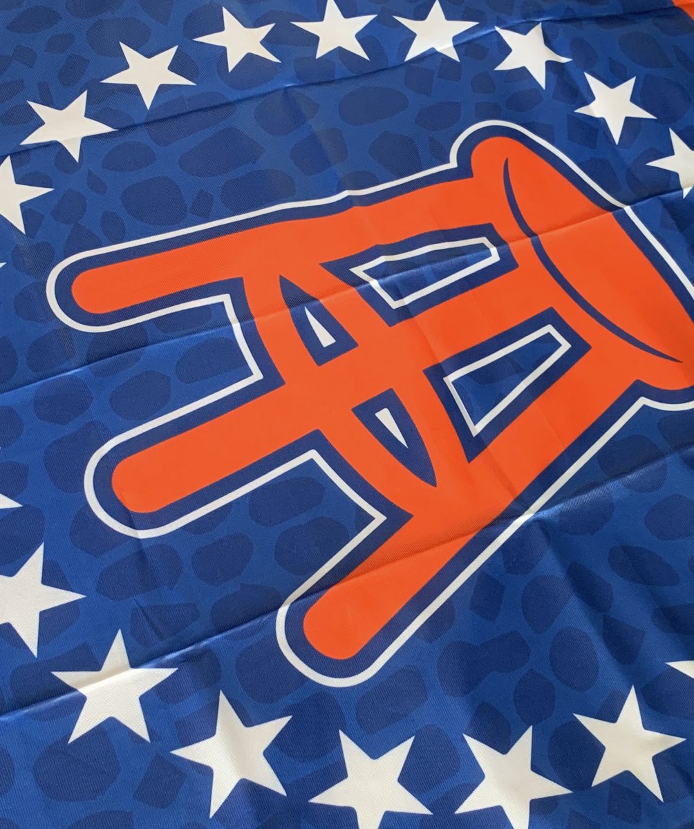 🚨Attention🚨

In honor of 26k followers, we will be giving away 5️⃣ Barstool flags!

TO WIN:
1) Follow <a href="/BarstoolKU/">Barstool KU</a> 
2) RT this tweet 
3) Like this tweet

We will choose 5️⃣ lucky winners tomorrow at noon (CST). 
Good luck‼️