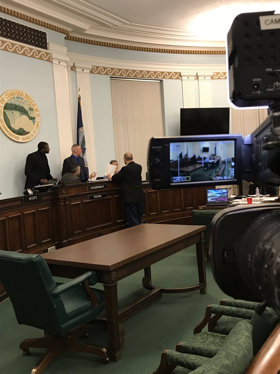 gilat_melamed's tweet photo. Today’s the day Niagara Fall’s City Council votes on an approximately $181 #garbagefee for residents. Those in favor of the user fee say it will help fill a $4 million gap. @WKBW FOR BACKGROUND: https://t.co/qI4GaMj1Hv https://t.co/iwlDZ2Byx8