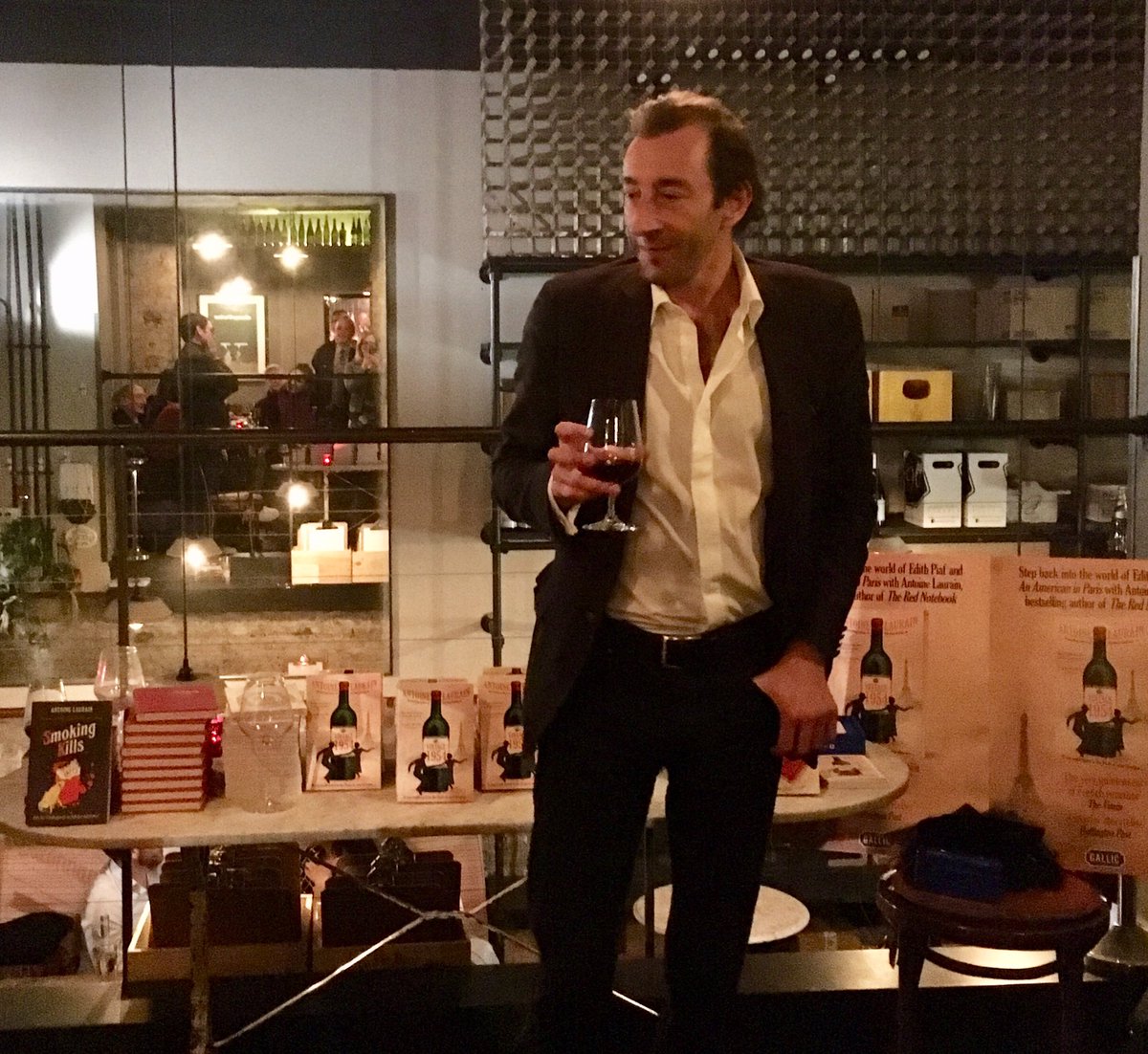 What a très bien evening with #AntoineLaurain and @BelgraviaB celebrating #BeaujolaisNouveau day! We raised a glass to his enchanting novel #Vintage1954 (and apparently this year’s wine harvest tastes like bananas... )🍷🍾